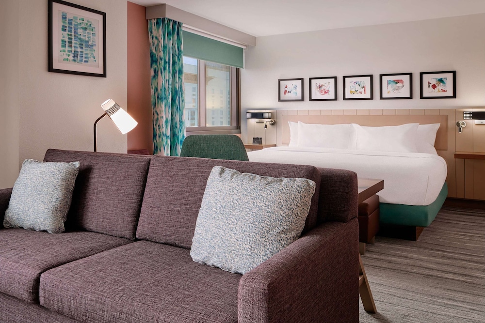 Hilton Garden Inn LAX Los Angeles Airport — Hotel rooms in Los Angeles, California