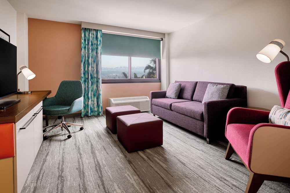 Hilton Garden Inn LAX Los Angeles Airport — Hotel rooms in Los Angeles, California