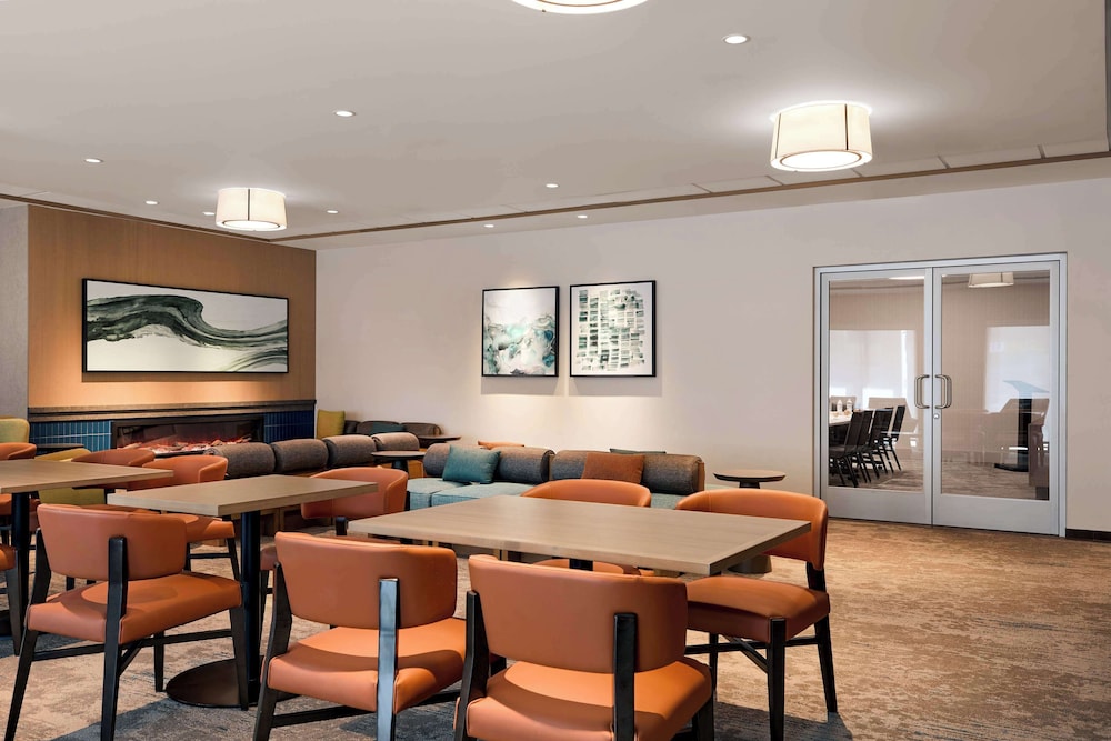 Hilton Garden Inn LAX Los Angeles Airport — Restaurant & bars in Los Angeles, California