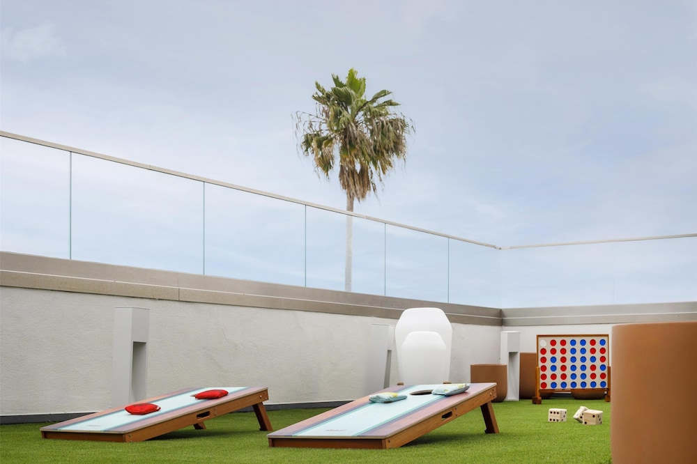 Hilton Garden Inn LAX Los Angeles Airport — Sports & recreation in Los Angeles, California
