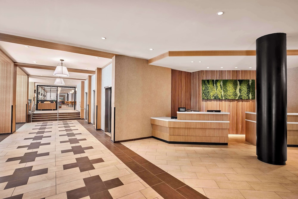 Hilton Garden Inn LAX Los Angeles Airport — Hotel building in Los Angeles, California