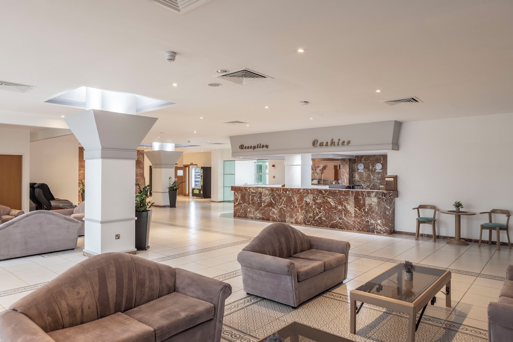 Antigoni Hotel — Hotel building in Protaras, Famagusta Region