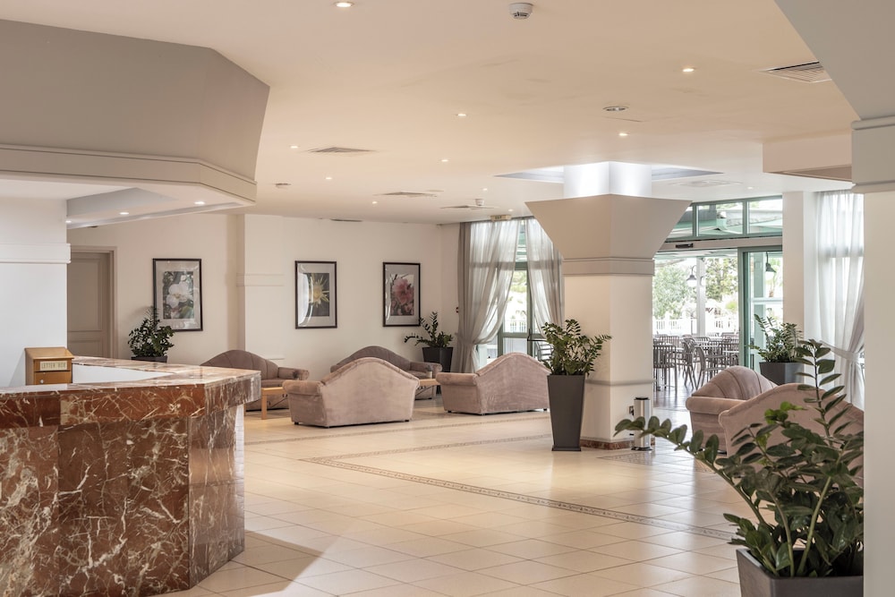 Antigoni Hotel — Hotel building in Protaras, Famagusta Region