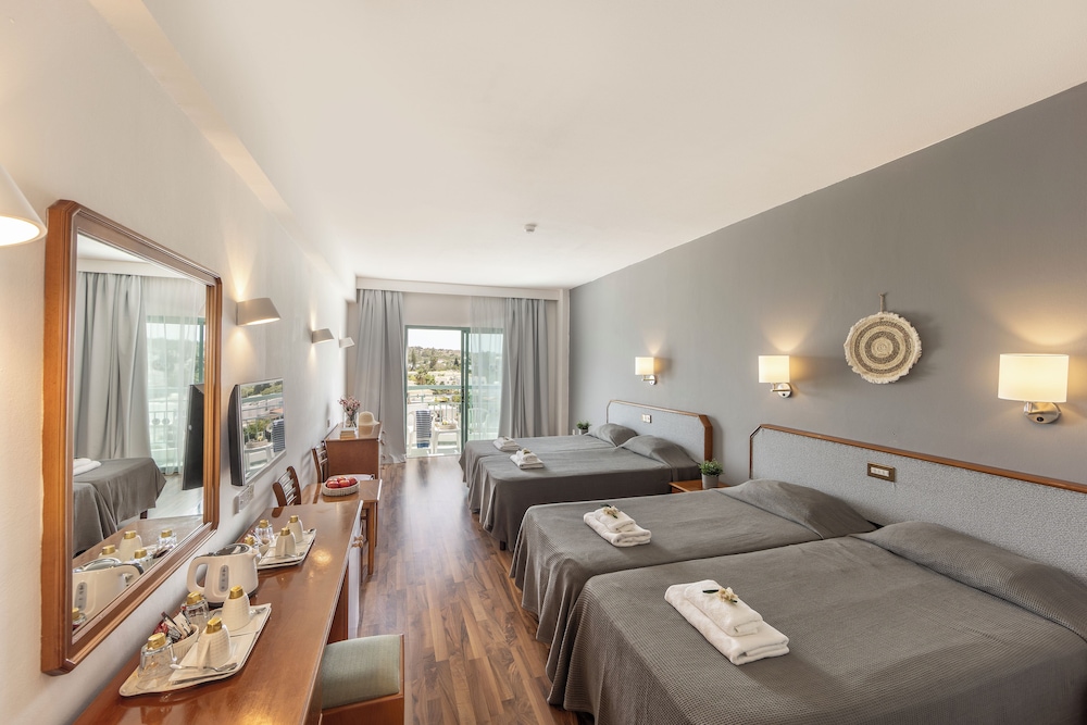Antigoni Hotel — Hotel rooms in Protaras, Famagusta Region