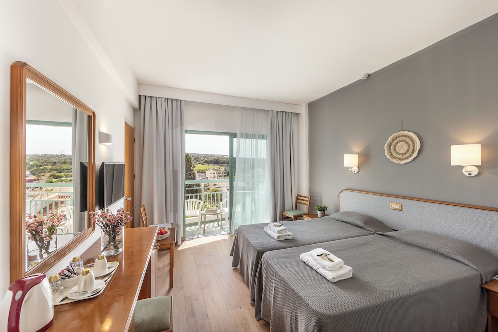 Antigoni Hotel — Hotel rooms in Protaras, Famagusta Region