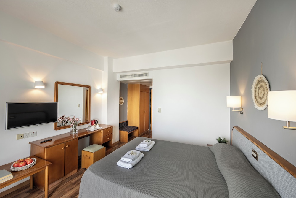 Antigoni Hotel — Hotel rooms in Protaras, Famagusta Region