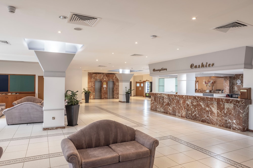 Antigoni Hotel — Hotel building in Protaras, Famagusta Region