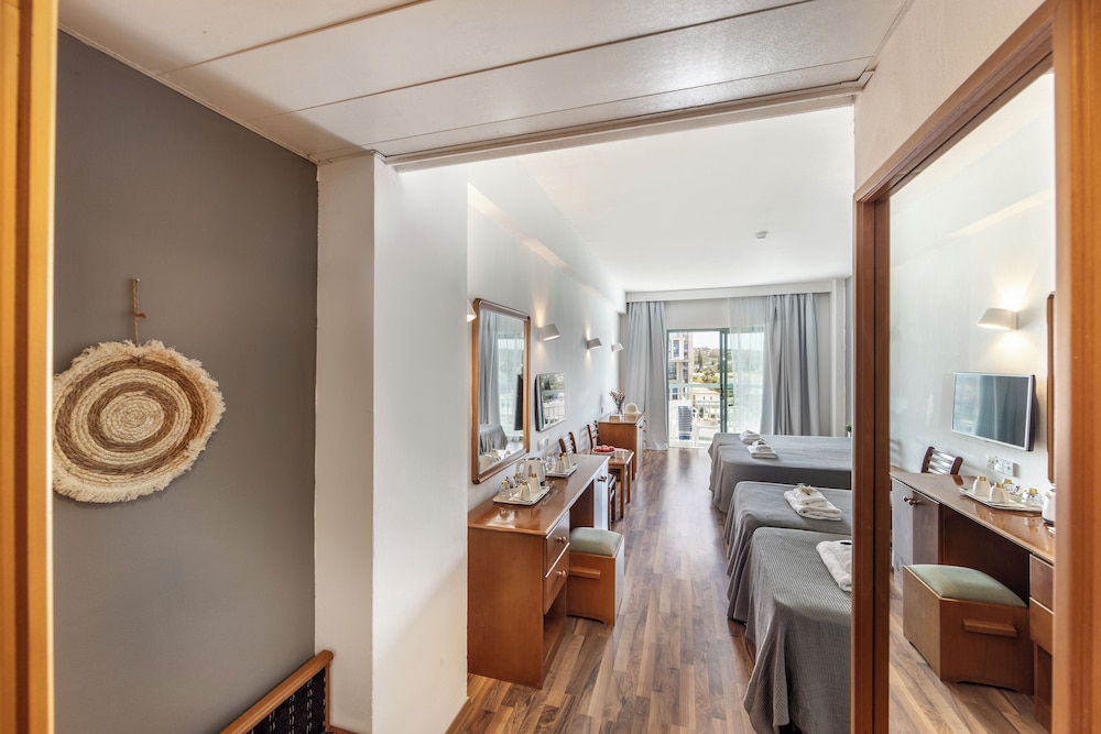 Antigoni Hotel — Hotel rooms in Protaras, Famagusta Region