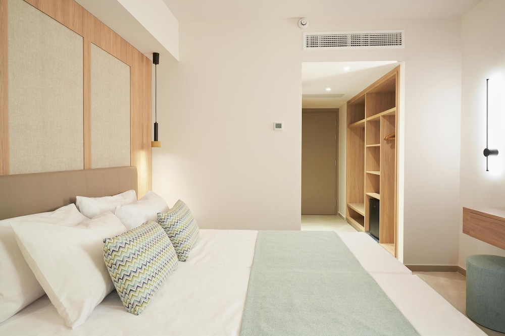 Maris Grand Waterpark Resort — Hotel rooms in Protaras, Famagusta Region