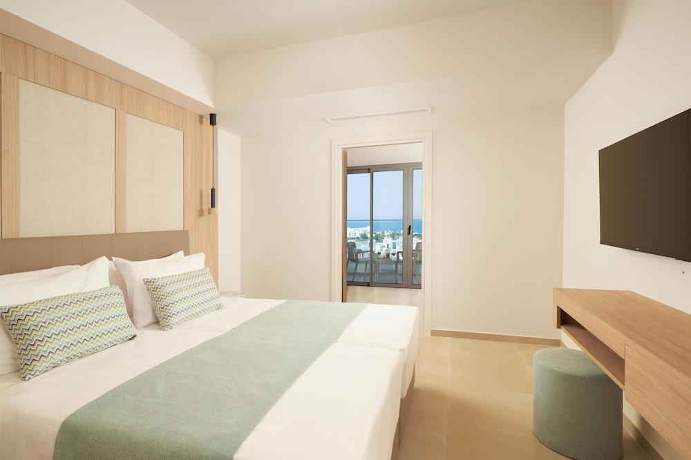Maris Grand Waterpark Resort — Hotel rooms in Protaras, Famagusta Region