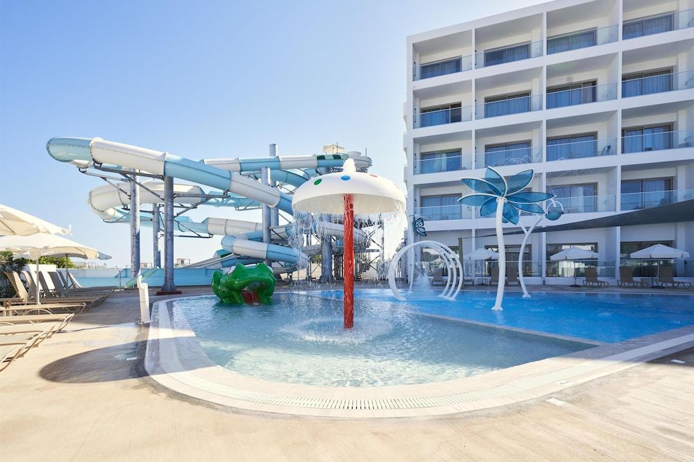 Maris Grand Waterpark Resort