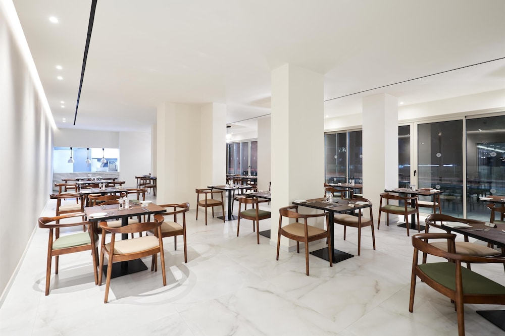 Maris Grand Waterpark Resort — Restaurant & bars in Protaras, Famagusta Region