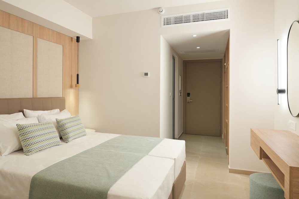 Maris Grand Waterpark Resort — Hotel rooms in Protaras, Famagusta Region