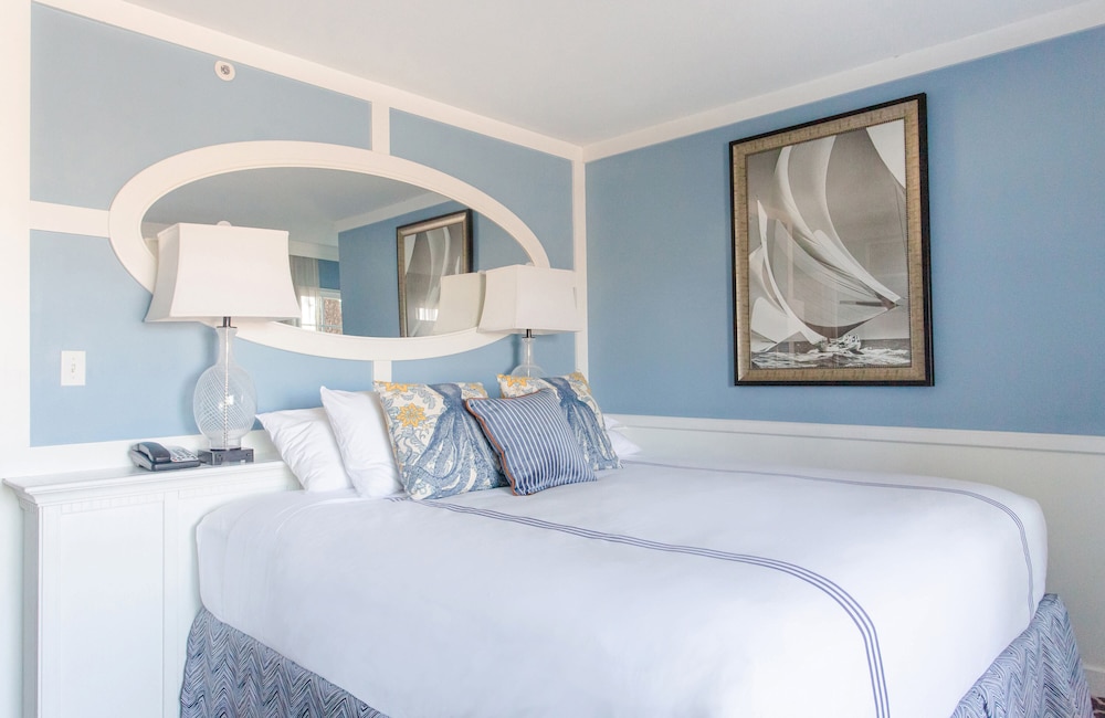 Portofino Hotel & Marina — Hotel rooms in Redondo Beach, California