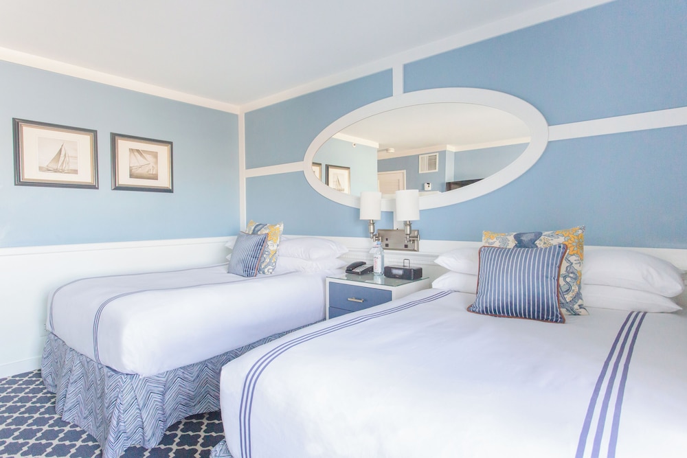 Portofino Hotel & Marina — Hotel rooms in Redondo Beach, California