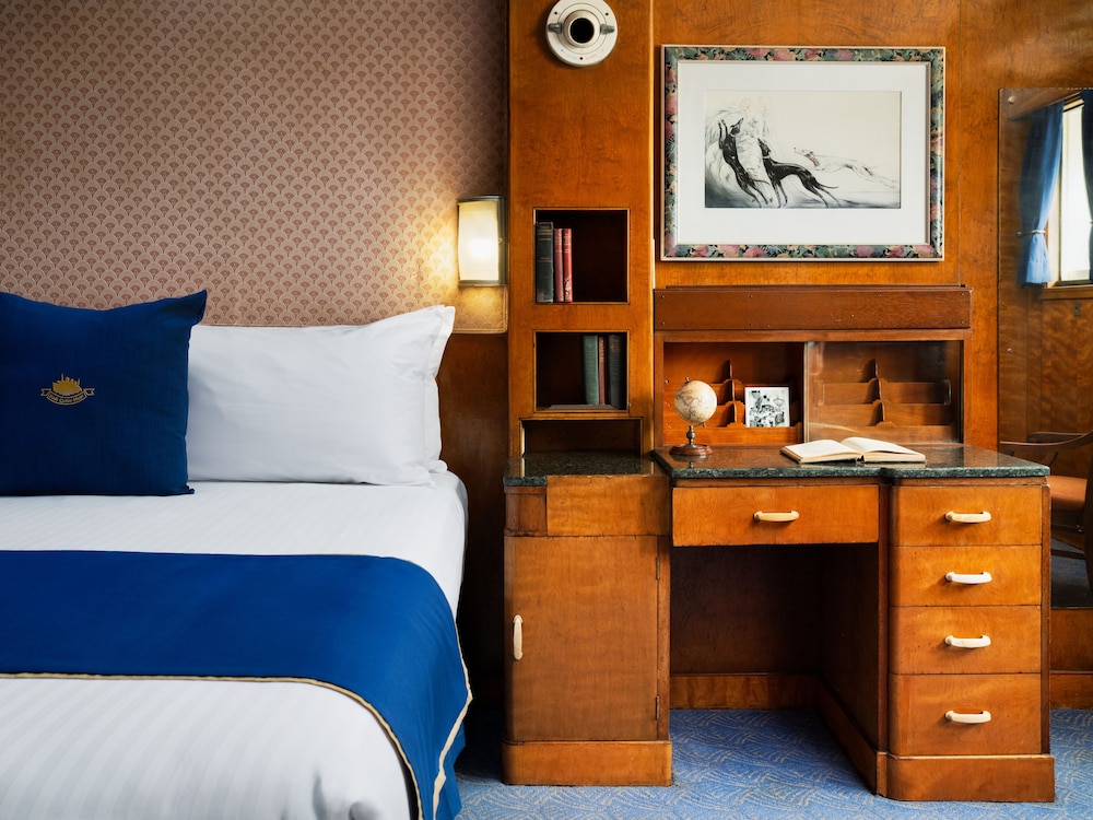 The Queen Mary — Hotel rooms in Wilmington, California