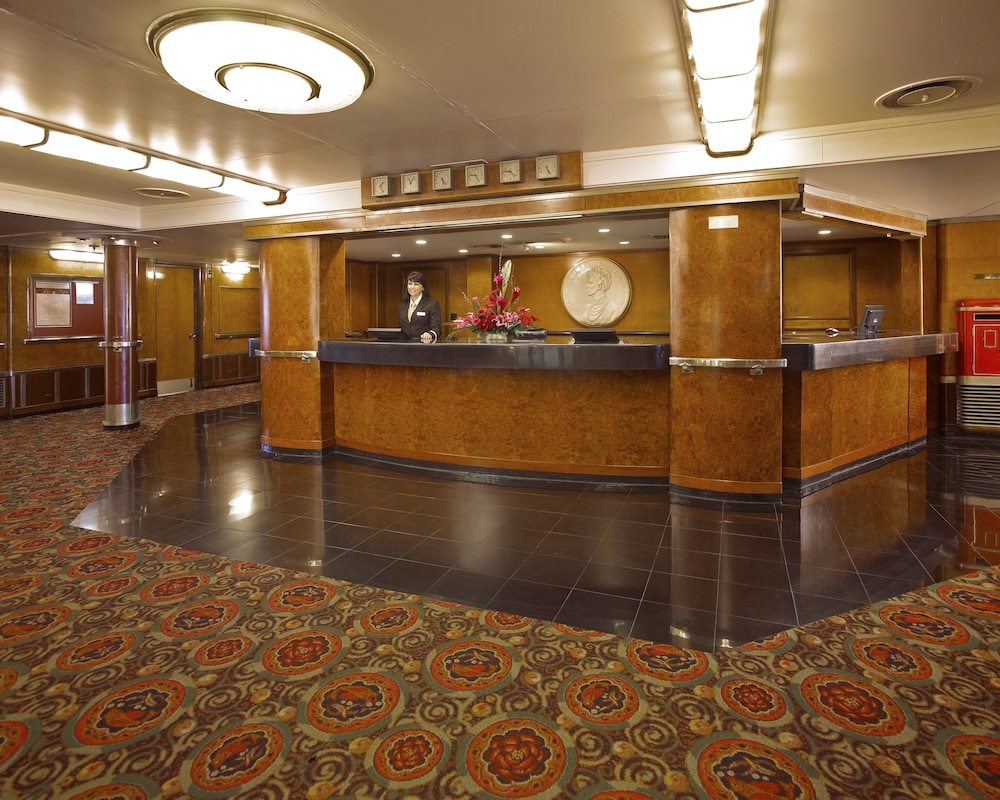 The Queen Mary — Restaurant & bars in Wilmington, California