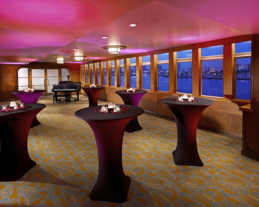 The Queen Mary — Restaurant & bars in Wilmington, California