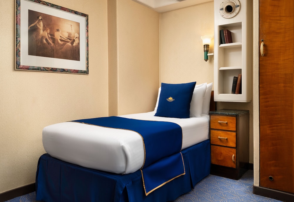 The Queen Mary — Hotel rooms in Wilmington, California