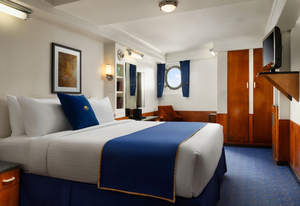 The Queen Mary — Hotel rooms in Wilmington, California