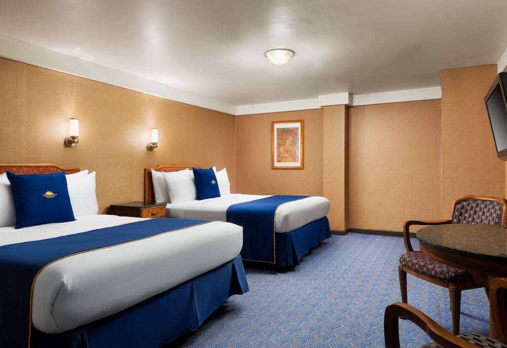 The Queen Mary — Hotel rooms in Wilmington, California
