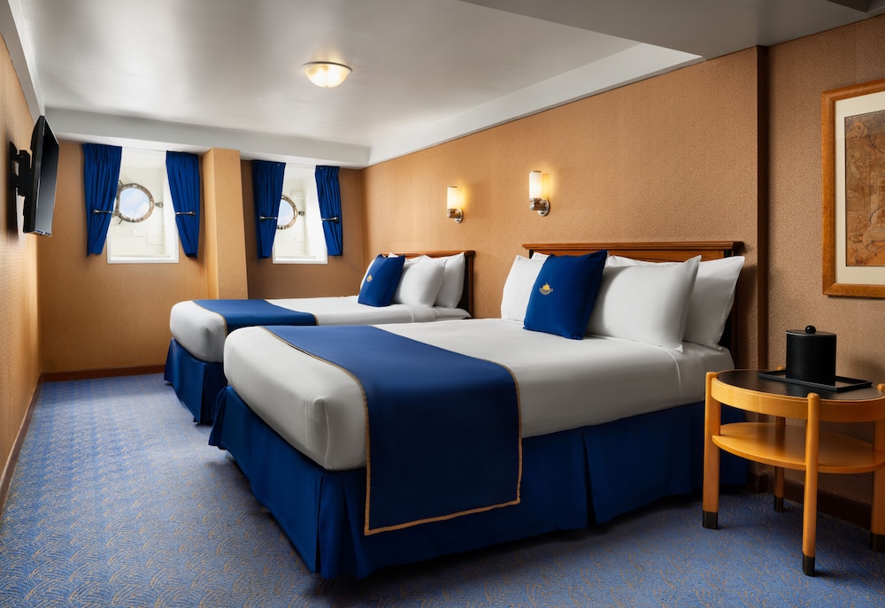 The Queen Mary — Hotel rooms in Wilmington, California