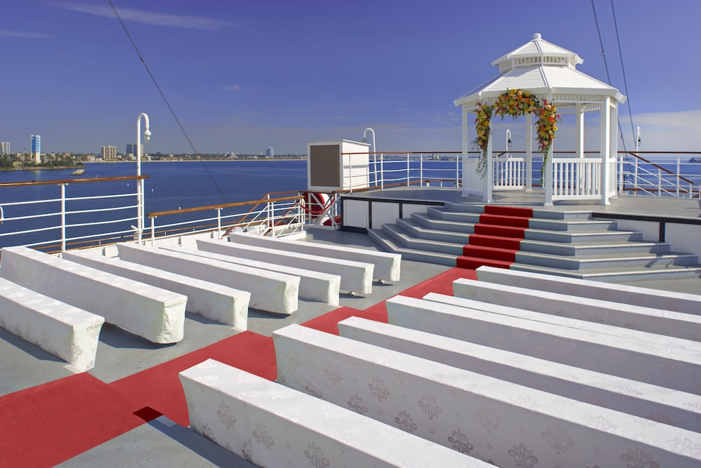 The Queen Mary — Sports & recreation in Wilmington, California