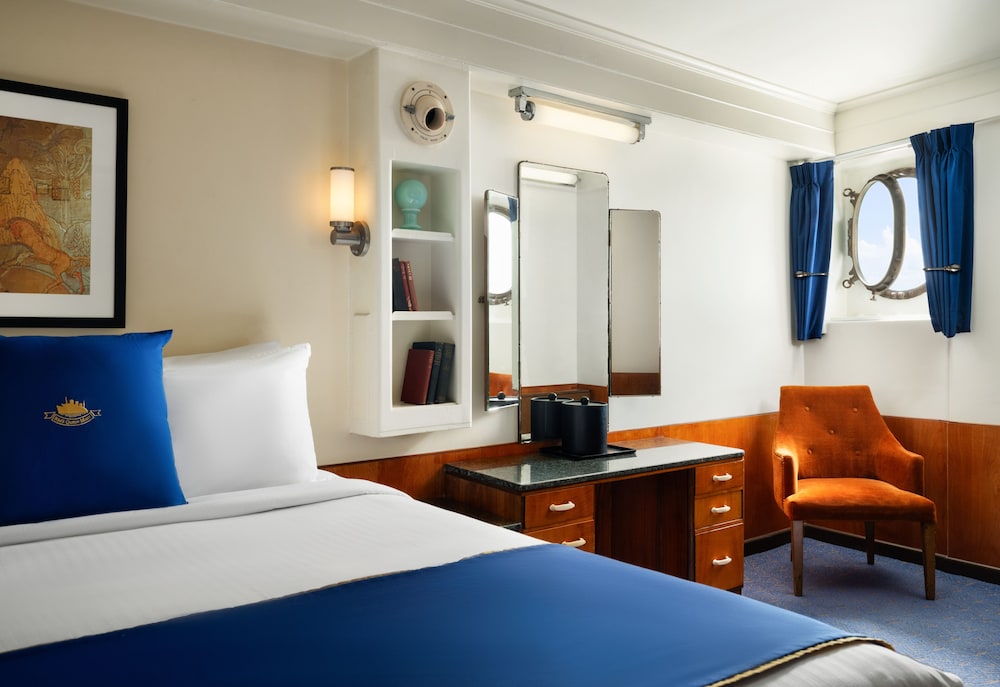 The Queen Mary — Hotel rooms in Wilmington, California