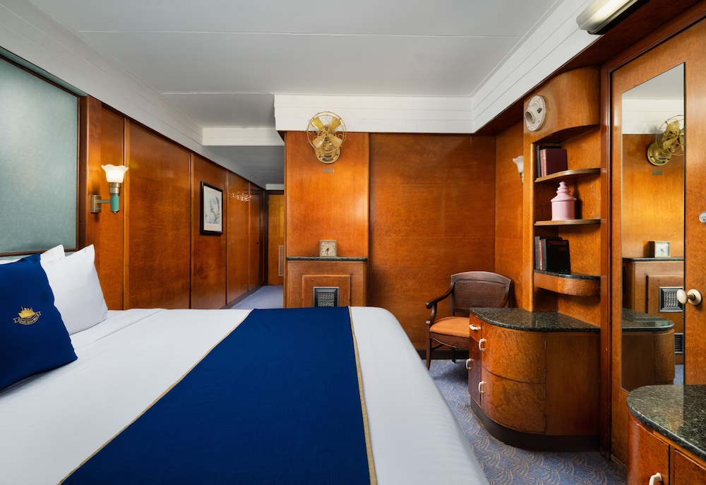 The Queen Mary — Hotel rooms in Wilmington, California