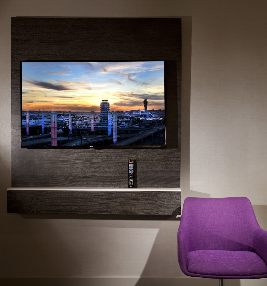 Hyatt Regency Los Angeles International Airport — Hotel rooms in Los Angeles, California