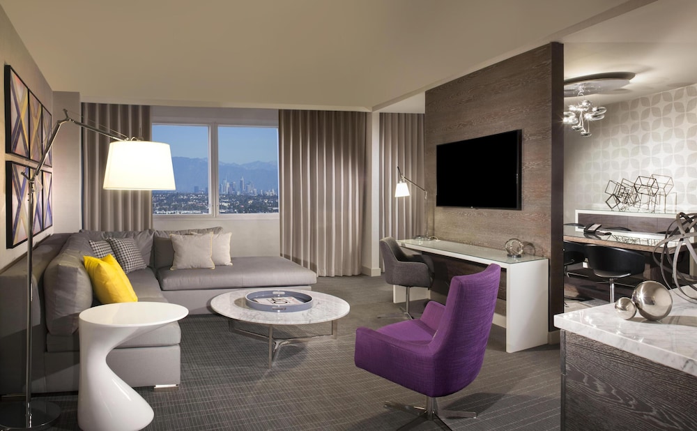 Hyatt Regency Los Angeles International Airport — Hotel rooms in Los Angeles, California