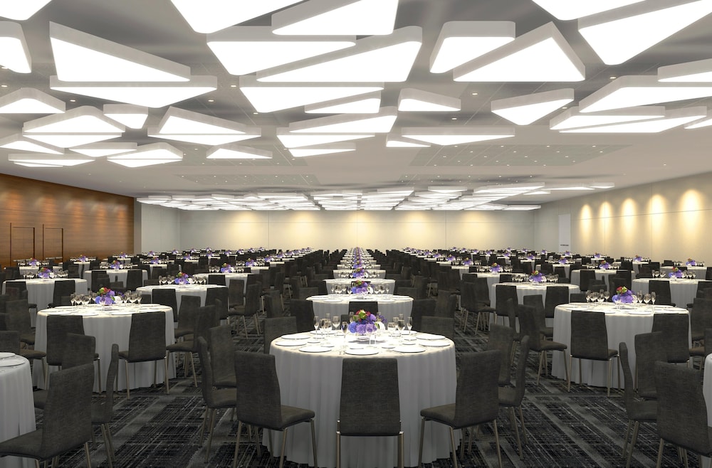 Hyatt Regency Los Angeles International Airport — Restaurant & bars in Los Angeles, California