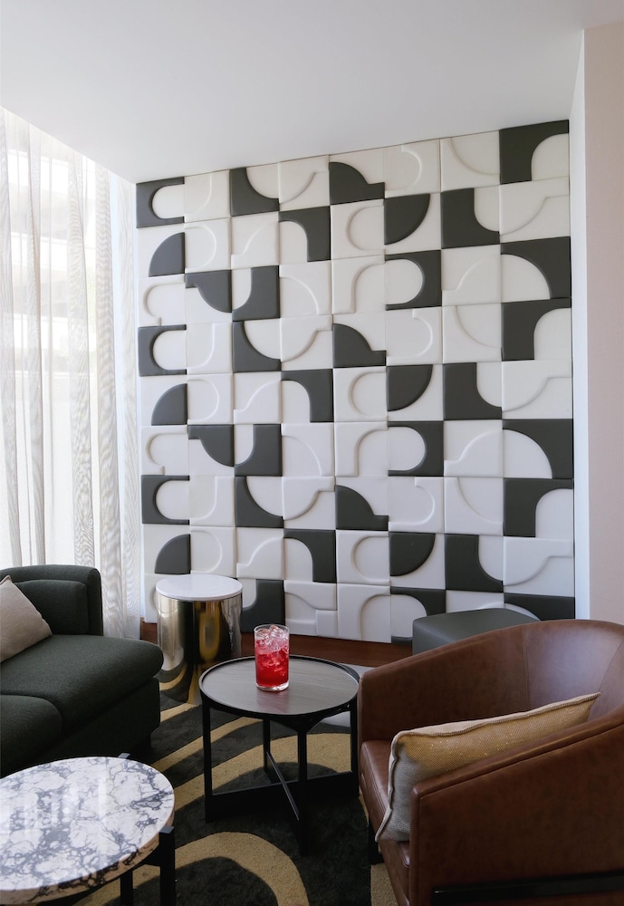 Hyatt Regency Los Angeles International Airport — Hotel rooms in Los Angeles, California