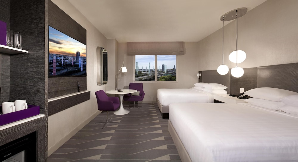 Hyatt Regency Los Angeles International Airport — Hotel rooms in Los Angeles, California