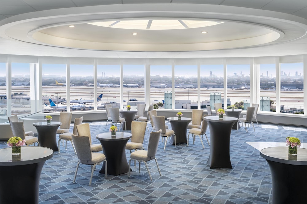 Hyatt Regency Los Angeles International Airport — Hotel rooms in Los Angeles, California