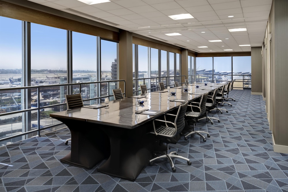 Hyatt Regency Los Angeles International Airport — Restaurant & bars in Los Angeles, California
