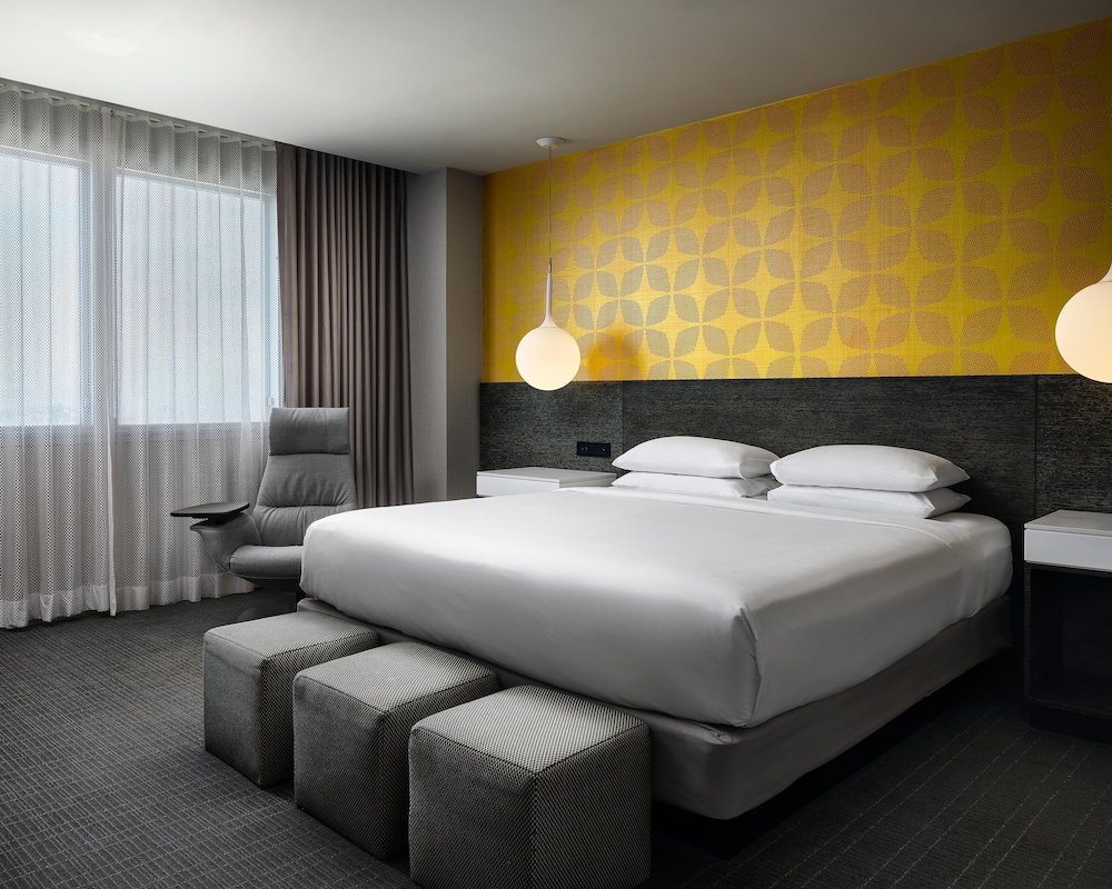 Hyatt Regency Los Angeles International Airport — Hotel rooms in Los Angeles, California