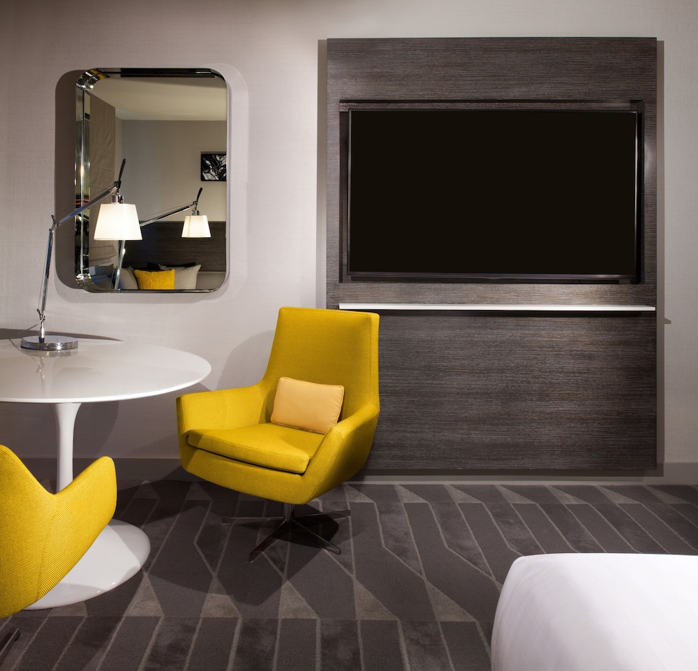 Hyatt Regency Los Angeles International Airport — Hotel rooms in Los Angeles, California