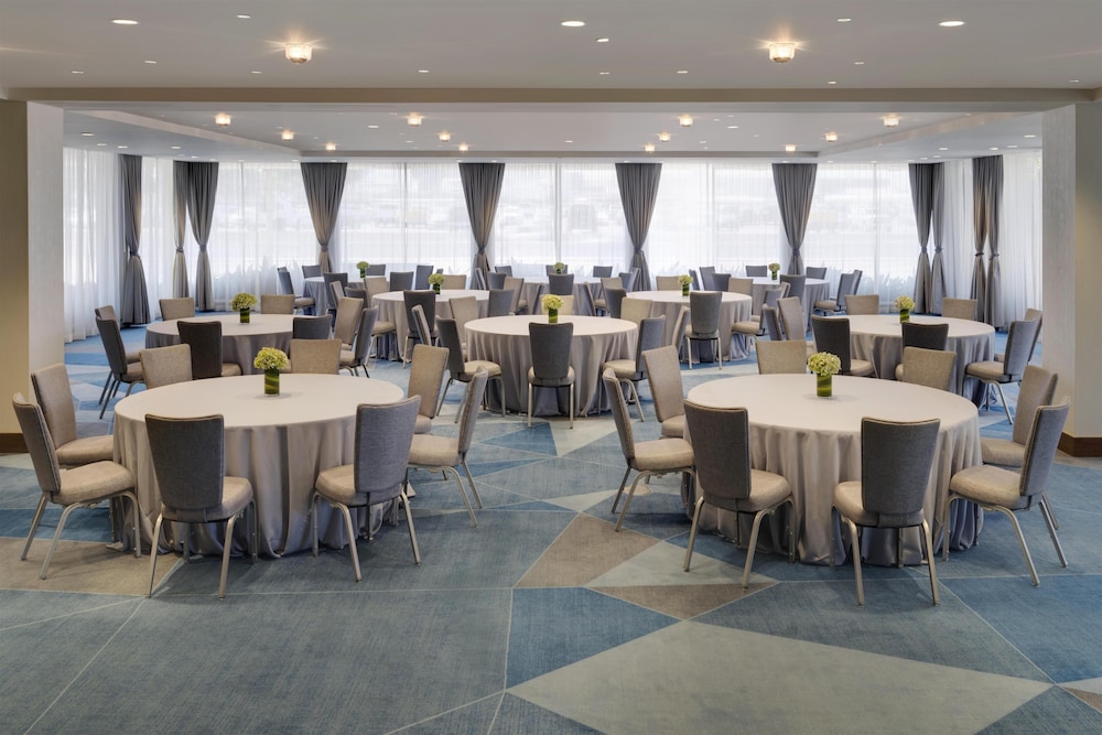 Hyatt Regency Los Angeles International Airport — Hotel building in Los Angeles, California