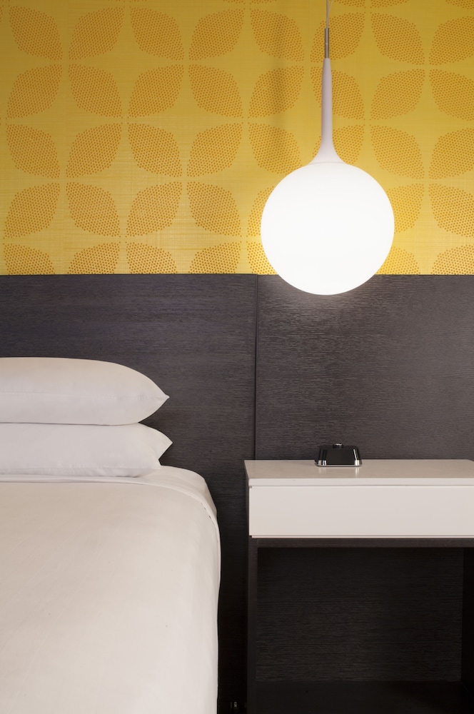 Hyatt Regency Los Angeles International Airport — Hotel rooms in Los Angeles, California