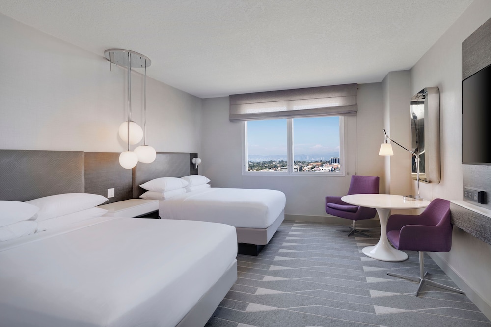 Hyatt Regency Los Angeles International Airport — Hotel rooms in Los Angeles, California
