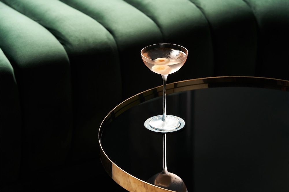 Hyatt Regency Los Angeles International Airport — Restaurant & bars in Los Angeles, California