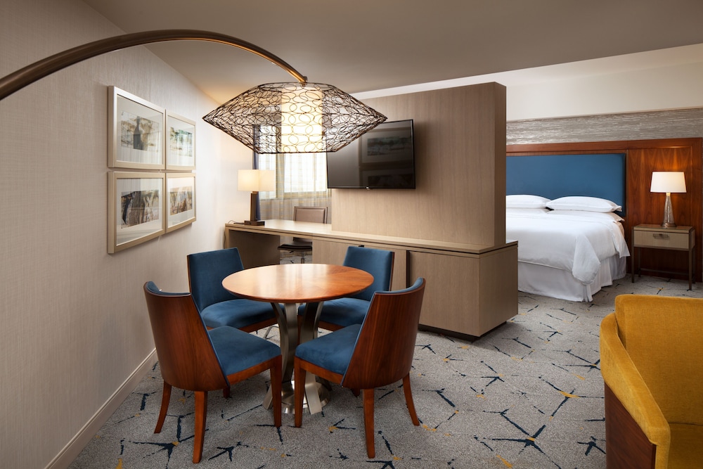 Sheraton Gateway Los Angeles Hotel — Hotel rooms in Los Angeles, California