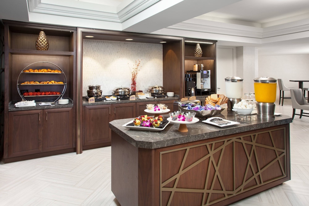 Sheraton Gateway Los Angeles Hotel — Hotel rooms in Los Angeles, California