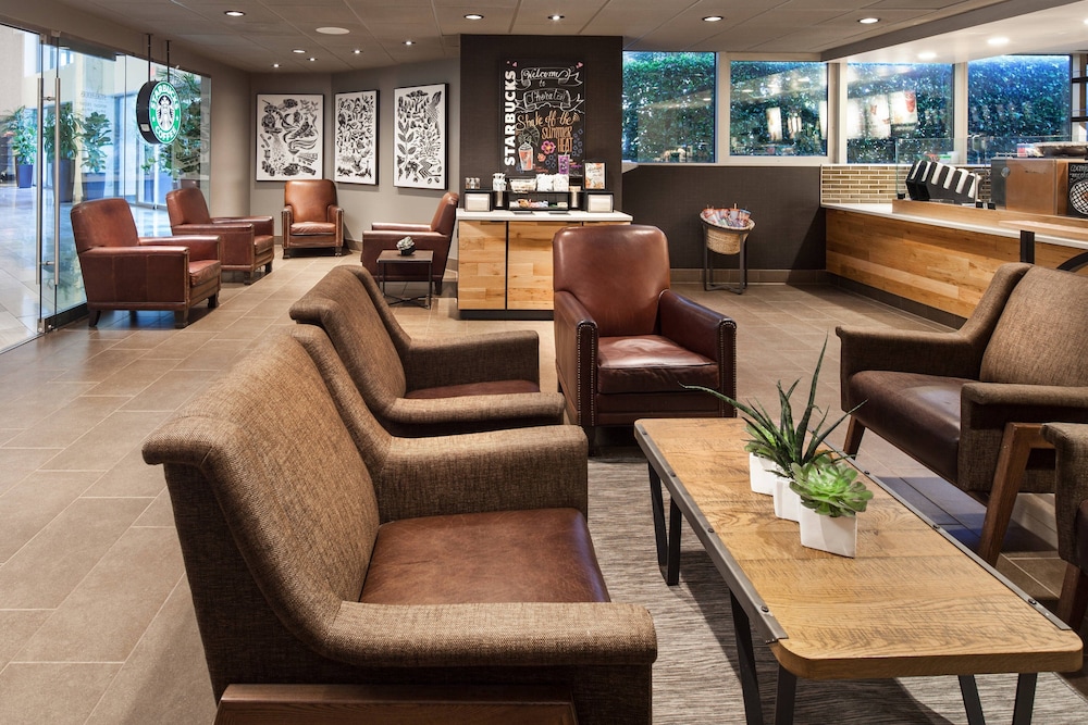 Sheraton Gateway Los Angeles Hotel — Restaurant & bars in Los Angeles, California