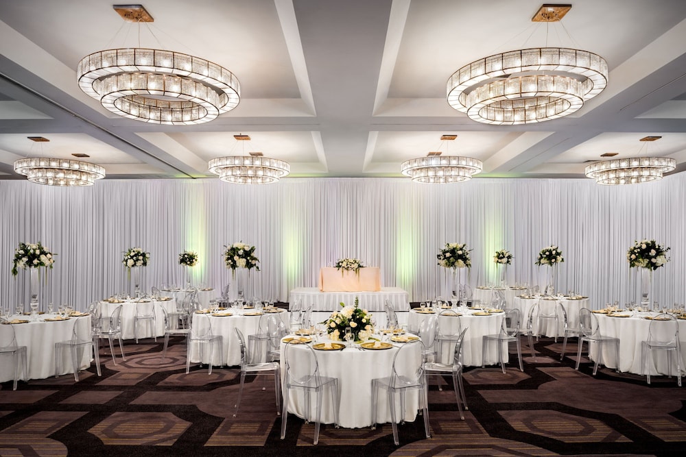 Sheraton Gateway Los Angeles Hotel — Hotel building in Los Angeles, California