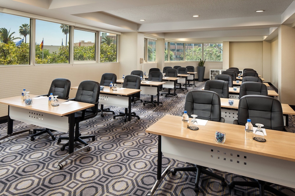 Sheraton Gateway Los Angeles Hotel — Hotel building in Los Angeles, California