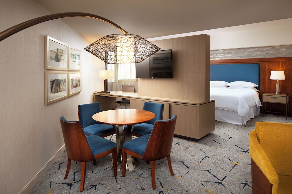 Sheraton Gateway Los Angeles Hotel — Hotel rooms in Los Angeles, California