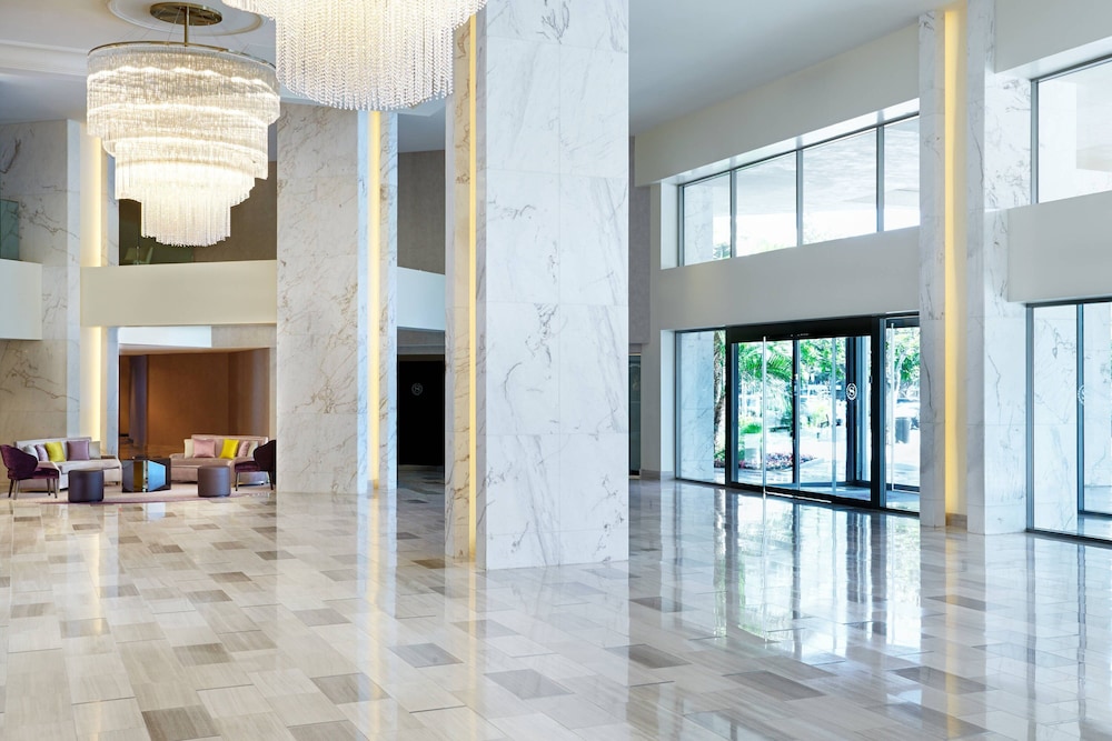Sheraton Gateway Los Angeles Hotel — Hotel building in Los Angeles, California