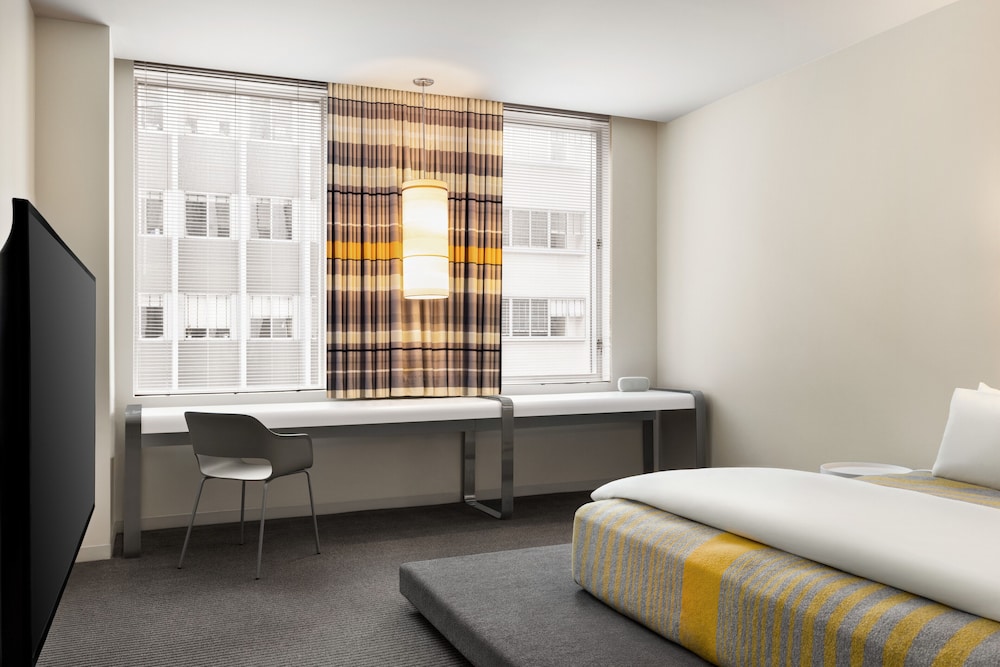 The Delphi Hotel — Hotel rooms in Los Angeles, California